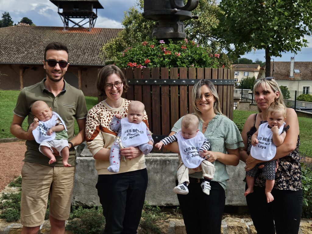 les quatre naissances de l'année andrea, norah, jules et leya.